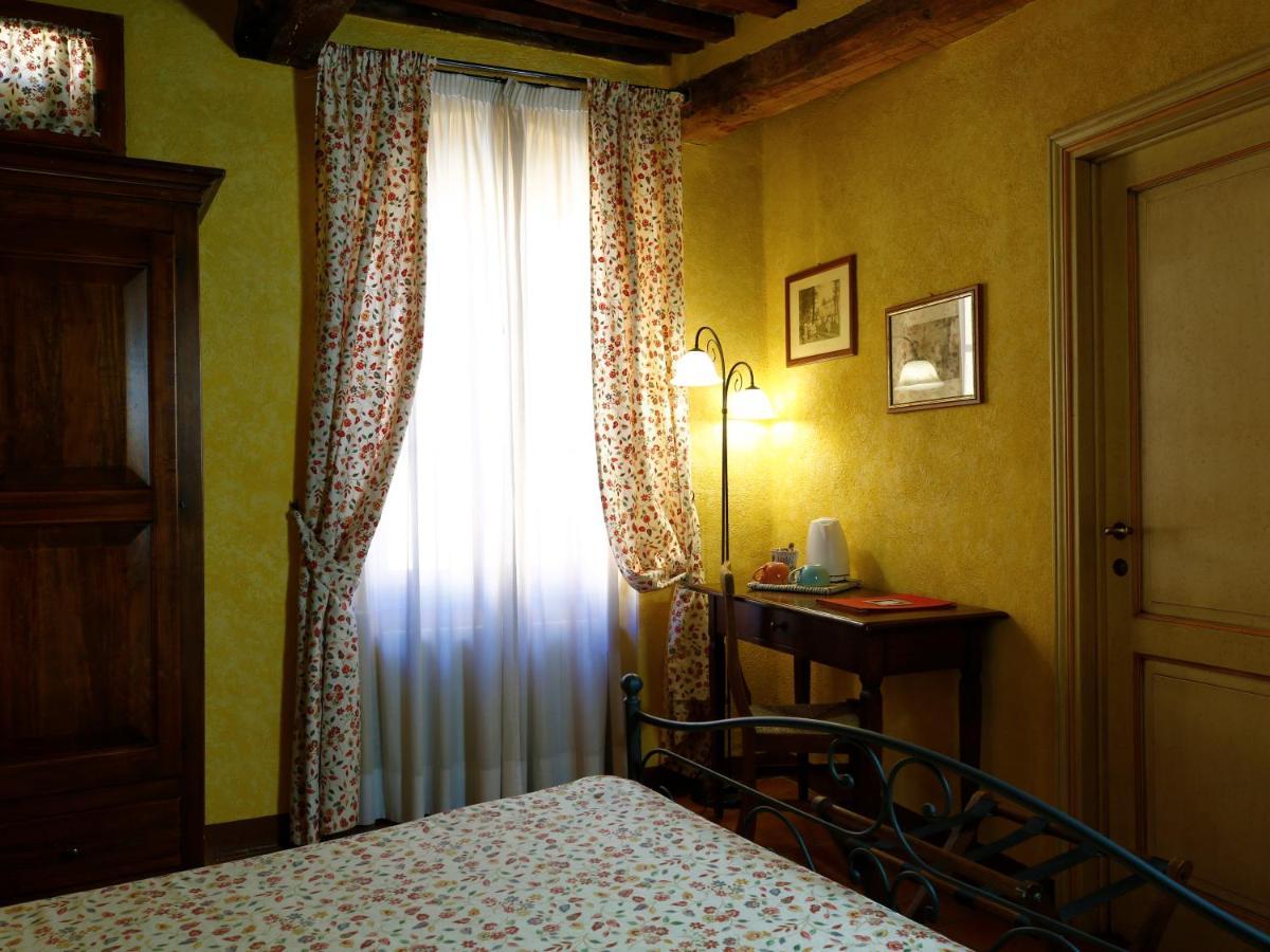 La Locanda Di Montisi B&B เตรกวานดา ภายนอก รูปภาพ