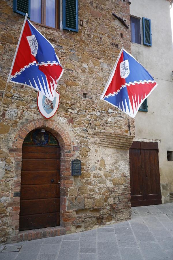 La Locanda Di Montisi B&B เตรกวานดา ภายนอก รูปภาพ