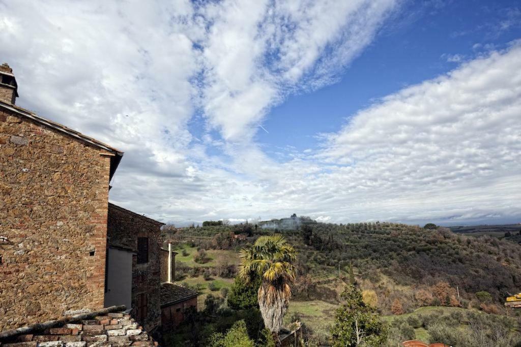 La Locanda Di Montisi B&B เตรกวานดา ภายนอก รูปภาพ